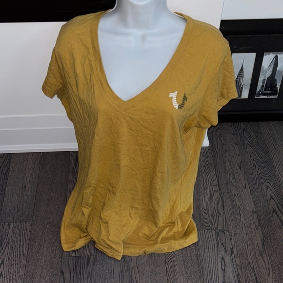 True Religion Mustard V-Neck Women Top - Picture 3 of 12
